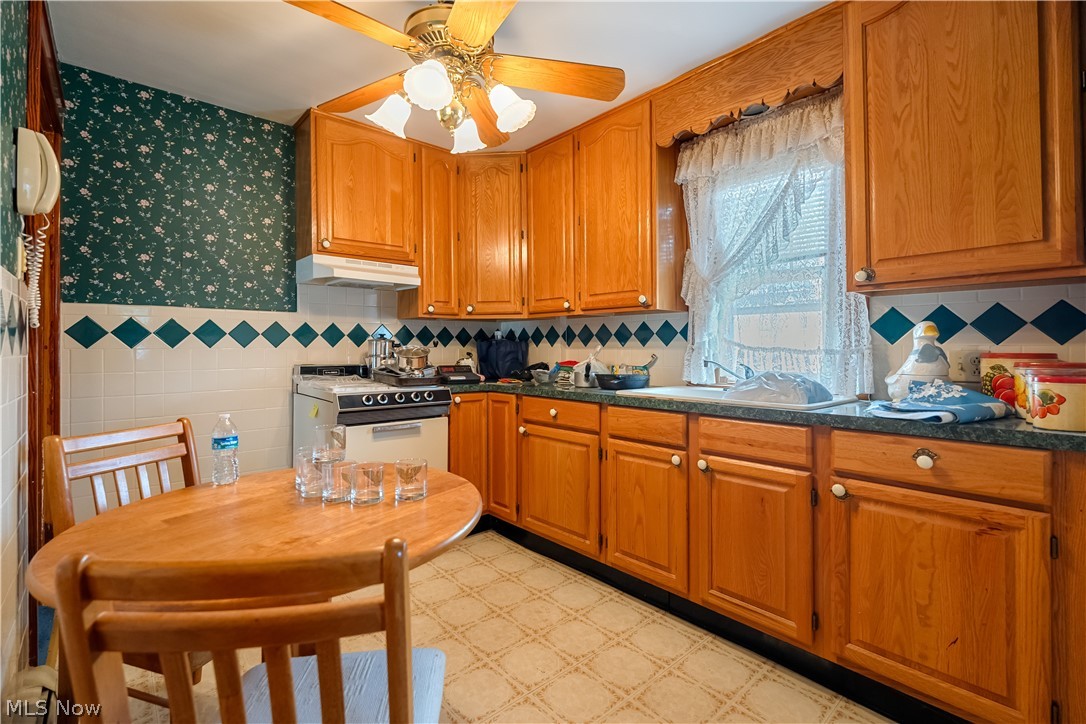 2108 S Arch Avenue Alliance OH 44601