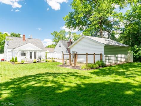 2268 Parkview Drive Cuyahoga Falls OH 44223