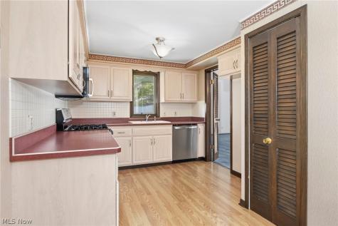 5058 Millwood Drive Broadview Heights OH 44147