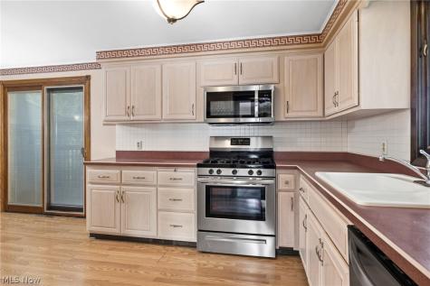 5058 Millwood Drive Broadview Heights OH 44147