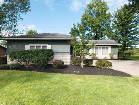 5058 Millwood Drive Broadview Heights OH 44147