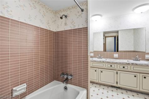 5058 Millwood Drive Broadview Heights OH 44147