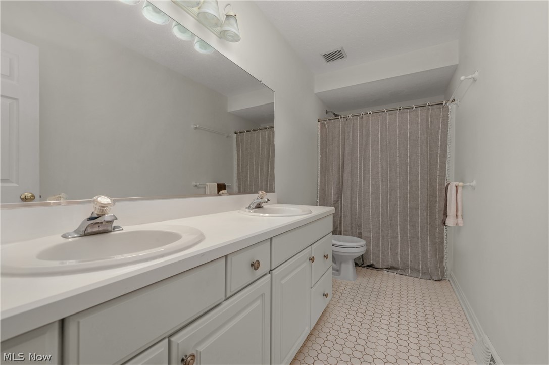 31877 Hazelwood Avon Lake OH 44012