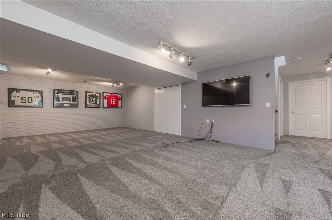 31877 Hazelwood Avon Lake OH 44012