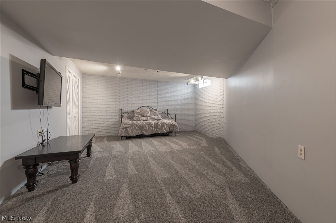 31877 Hazelwood Avon Lake OH 44012