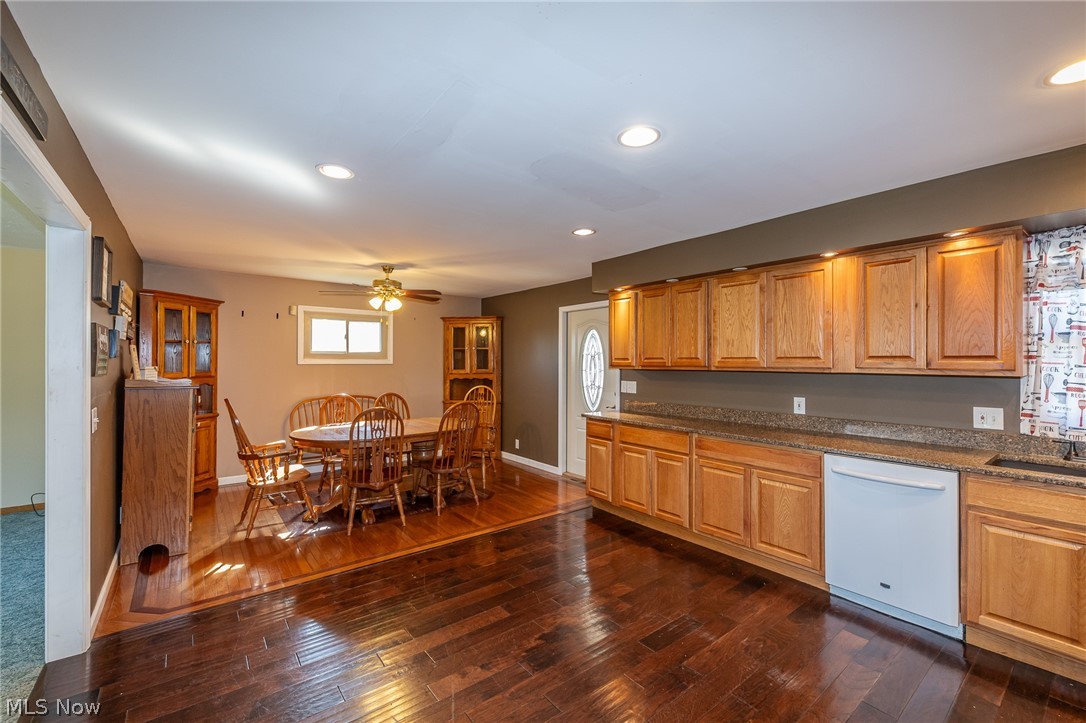 490 Mapleview Drive Seven Hills OH 44131
