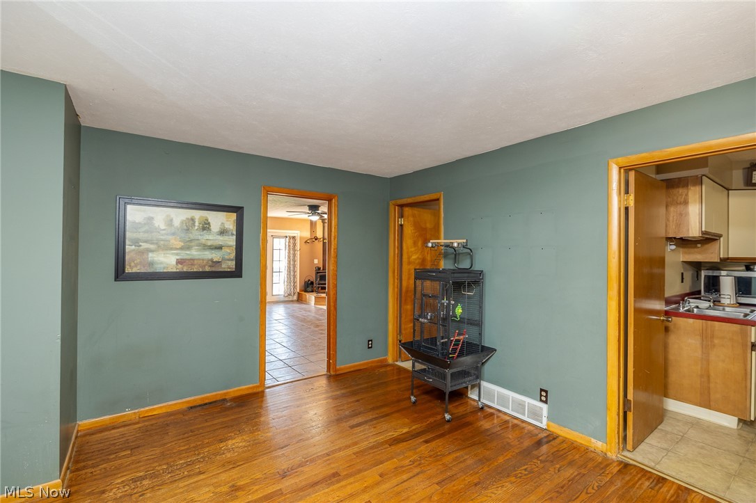 490 Mapleview Drive Seven Hills OH 44131
