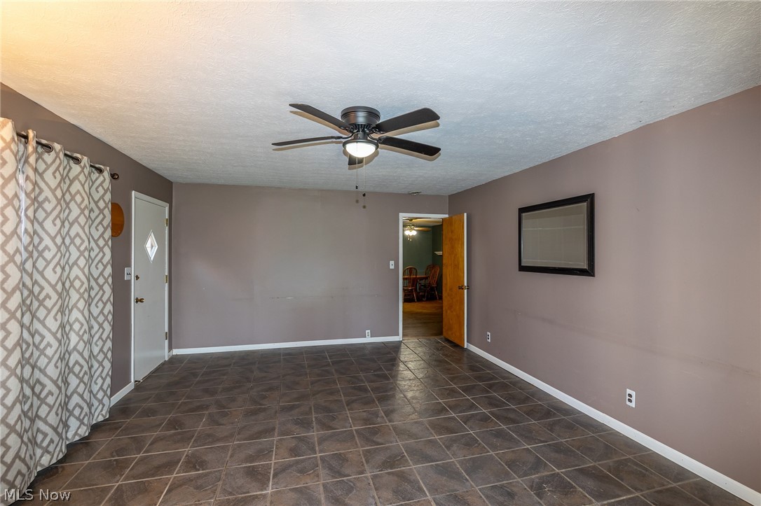 490 Mapleview Drive Seven Hills OH 44131