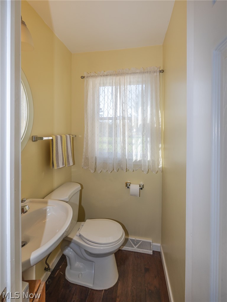 490 Mapleview Drive Seven Hills OH 44131