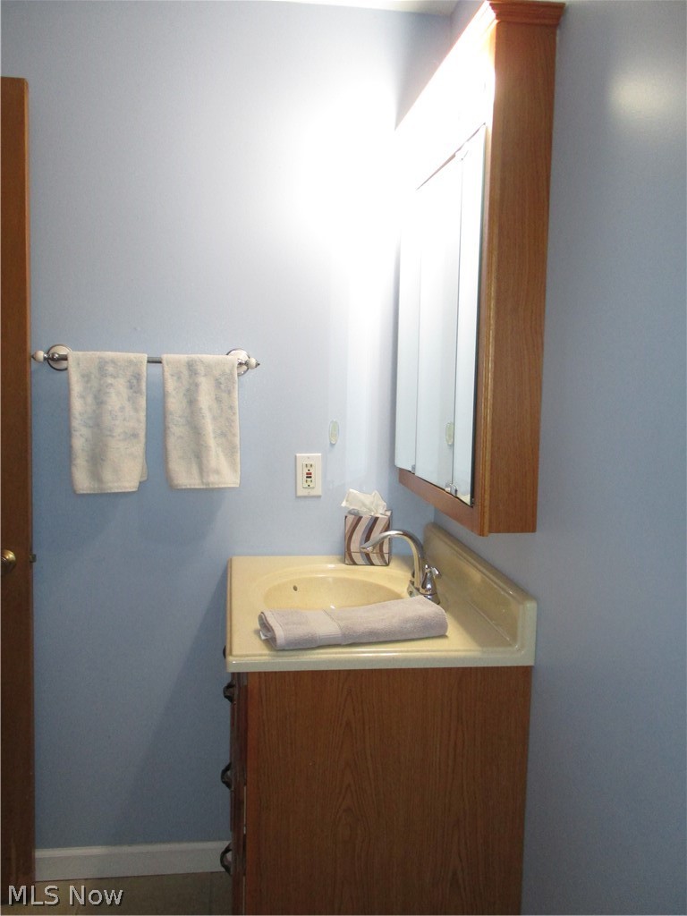 490 Mapleview Drive Seven Hills OH 44131