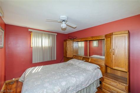490 Mapleview Drive Seven Hills OH 44131