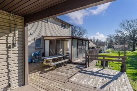 490 Mapleview Drive Seven Hills OH 44131
