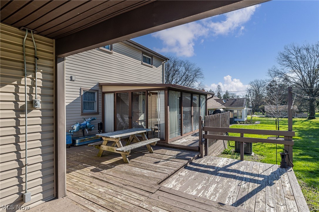 490 Mapleview Drive Seven Hills OH 44131