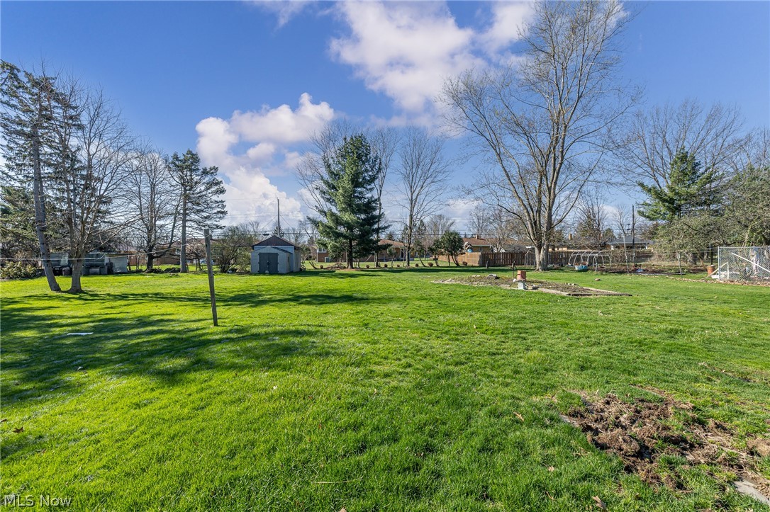 490 Mapleview Drive Seven Hills OH 44131