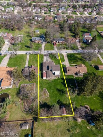 490 Mapleview Drive Seven Hills OH 44131