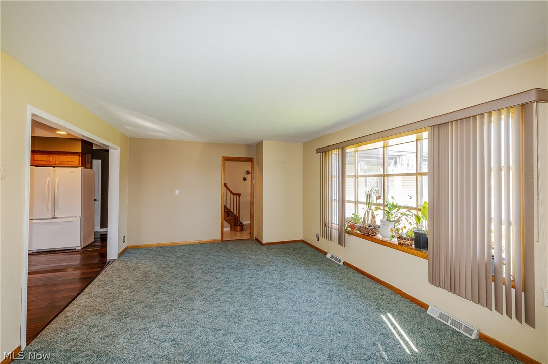 490 Mapleview Drive Seven Hills OH 44131