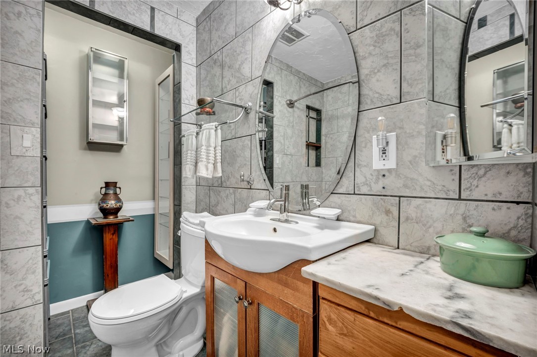 1171 Genesee Avenue Cleveland OH 44124