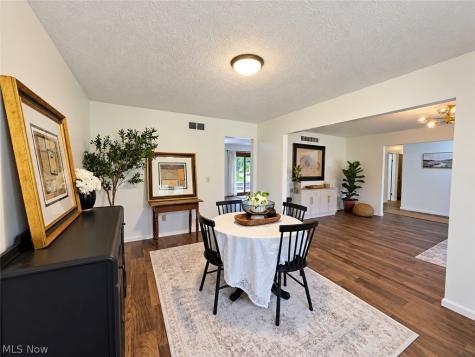 1102 E Garfield Road Aurora OH 44202