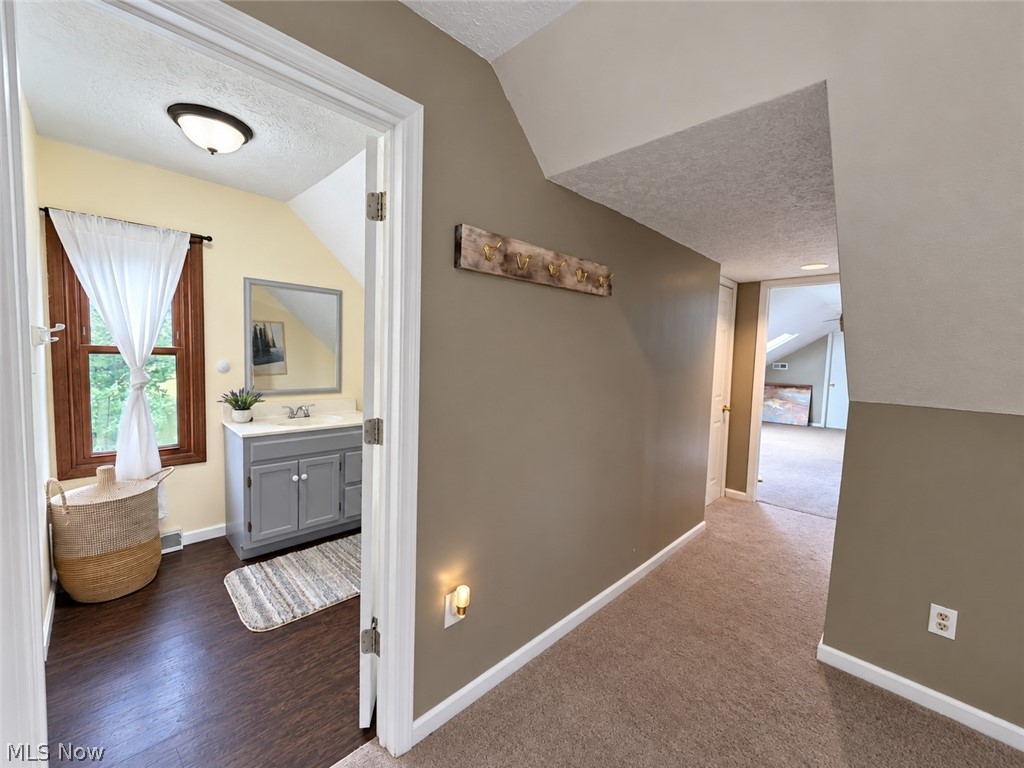 1102 E Garfield Road Aurora OH 44202