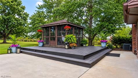 1102 E Garfield Road Aurora OH 44202