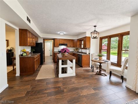 1102 E Garfield Road Aurora OH 44202