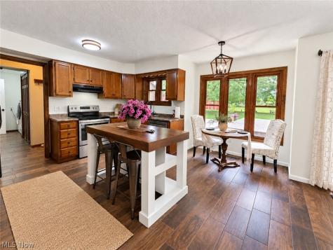 1102 E Garfield Road Aurora OH 44202