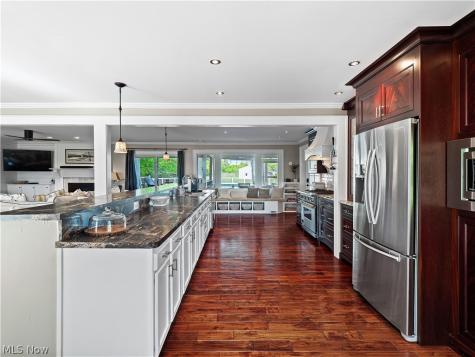 4802 Center Road Avon OH 44011