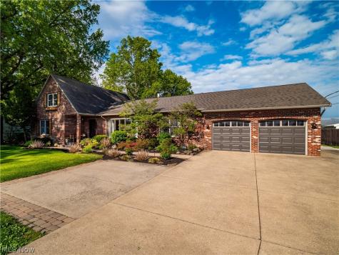 4802 Center Road Avon OH 44011