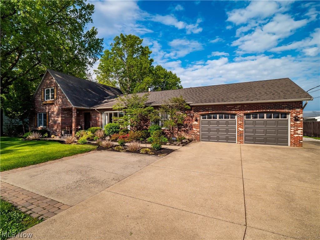 4802 Center Road Avon OH 44011