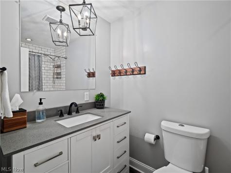4802 Center Road Avon OH 44011