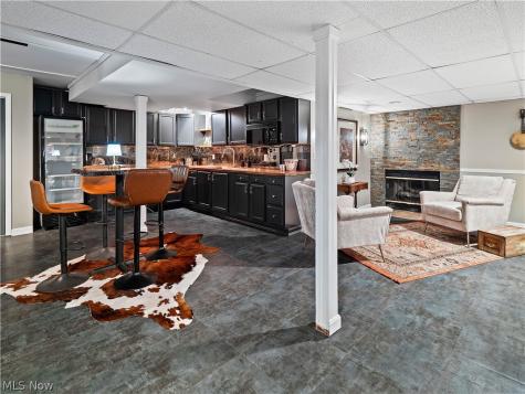 4802 Center Road Avon OH 44011