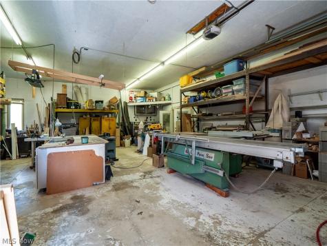 4802 Center Road Avon OH 44011