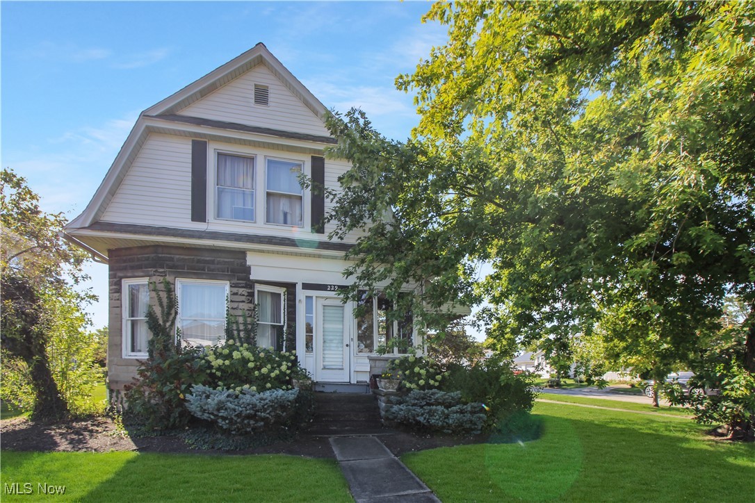 229 W 4th Street Port Clinton OH 43452
