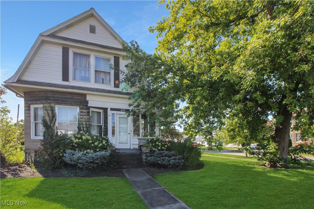 229 W 4th Street Port Clinton OH 43452