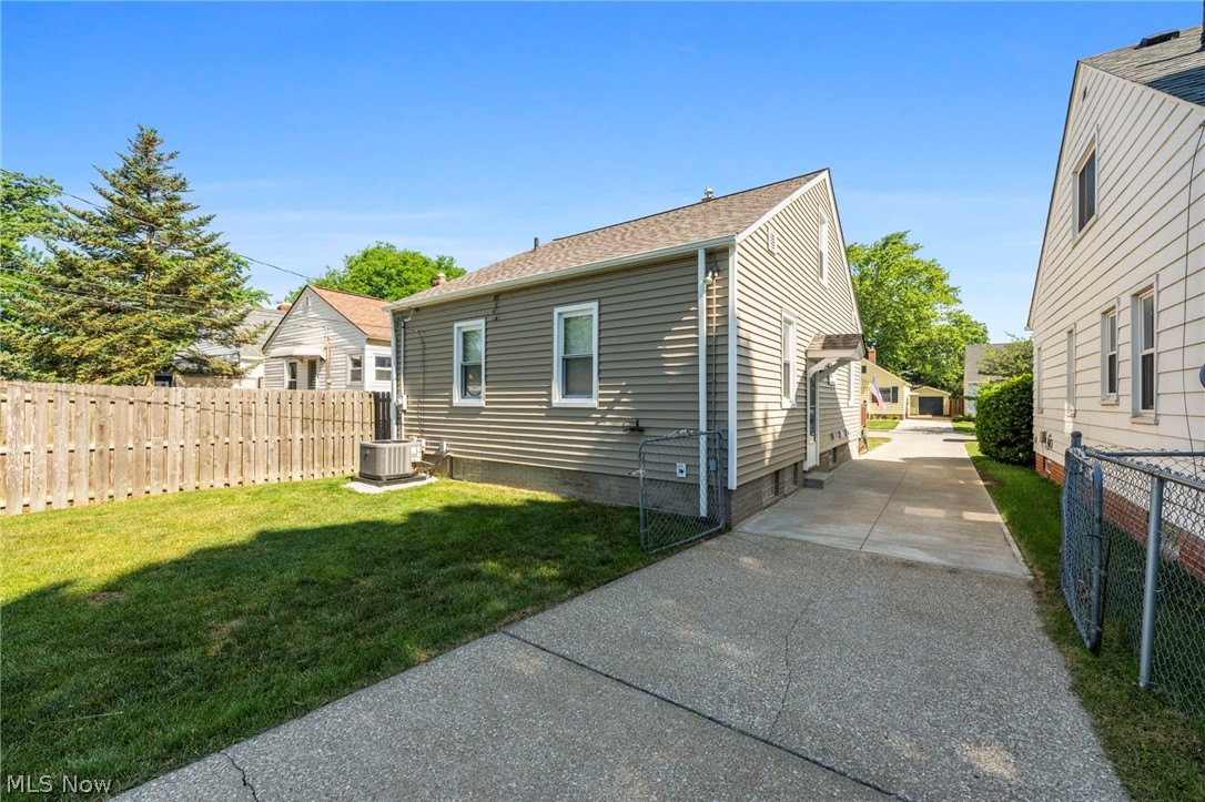 14325 Birchwood Avenue Cleveland OH 44111