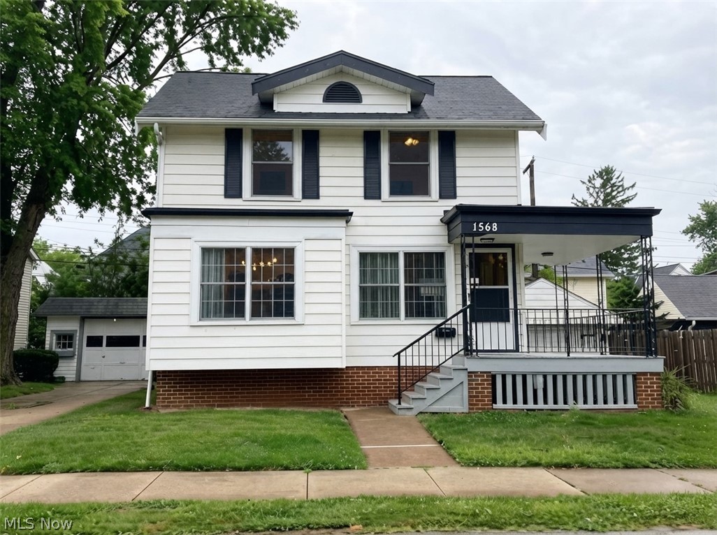 1568 Blossom Park Avenue Lakewood OH 44107