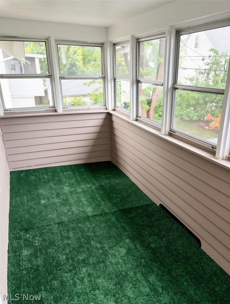 1568 Blossom Park Avenue Lakewood OH 44017