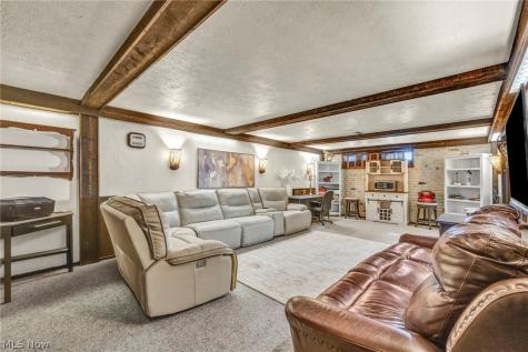 9672 Melody Lane Brooklyn OH 44144