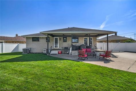 9672 Melody Lane Brooklyn OH 44144