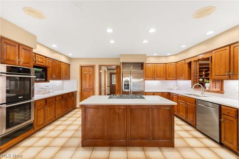 1600 Muirfield Avenue NW Canton OH 44708