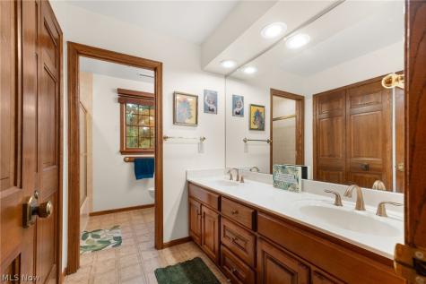 1600 Muirfield Avenue NW Canton OH 44708