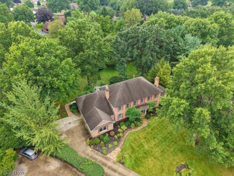 1600 Muirfield Avenue NW Canton OH 44708