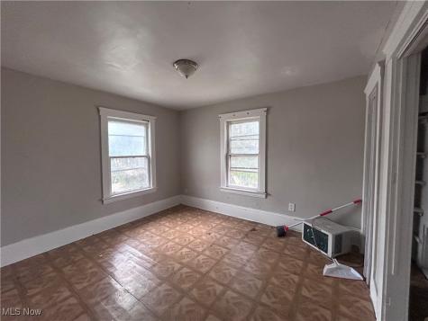 945 E 149th Street Cleveland OH 44110