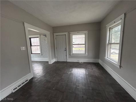 945 E 149th Street Cleveland OH 44110