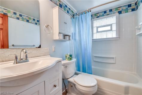 339 E Sprague Road Seven Hills OH 44131