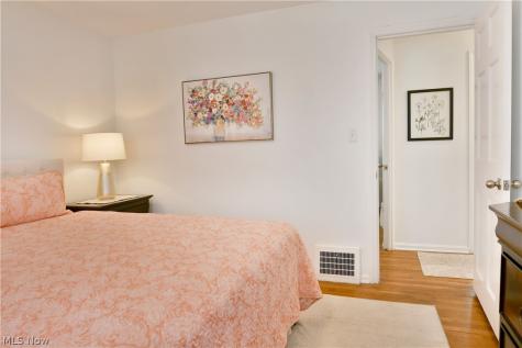 1239 Churchill Road Lyndhurst OH 44124