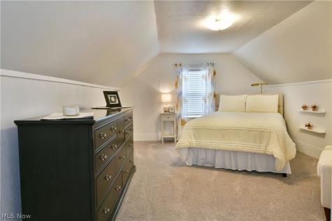 1239 Churchill Road Lyndhurst OH 44124