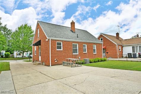 1239 Churchill Road Lyndhurst OH 44124