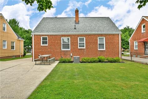 1239 Churchill Road Lyndhurst OH 44124