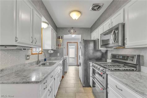 316 Thelma Drive Sheffield Lake OH 44054
